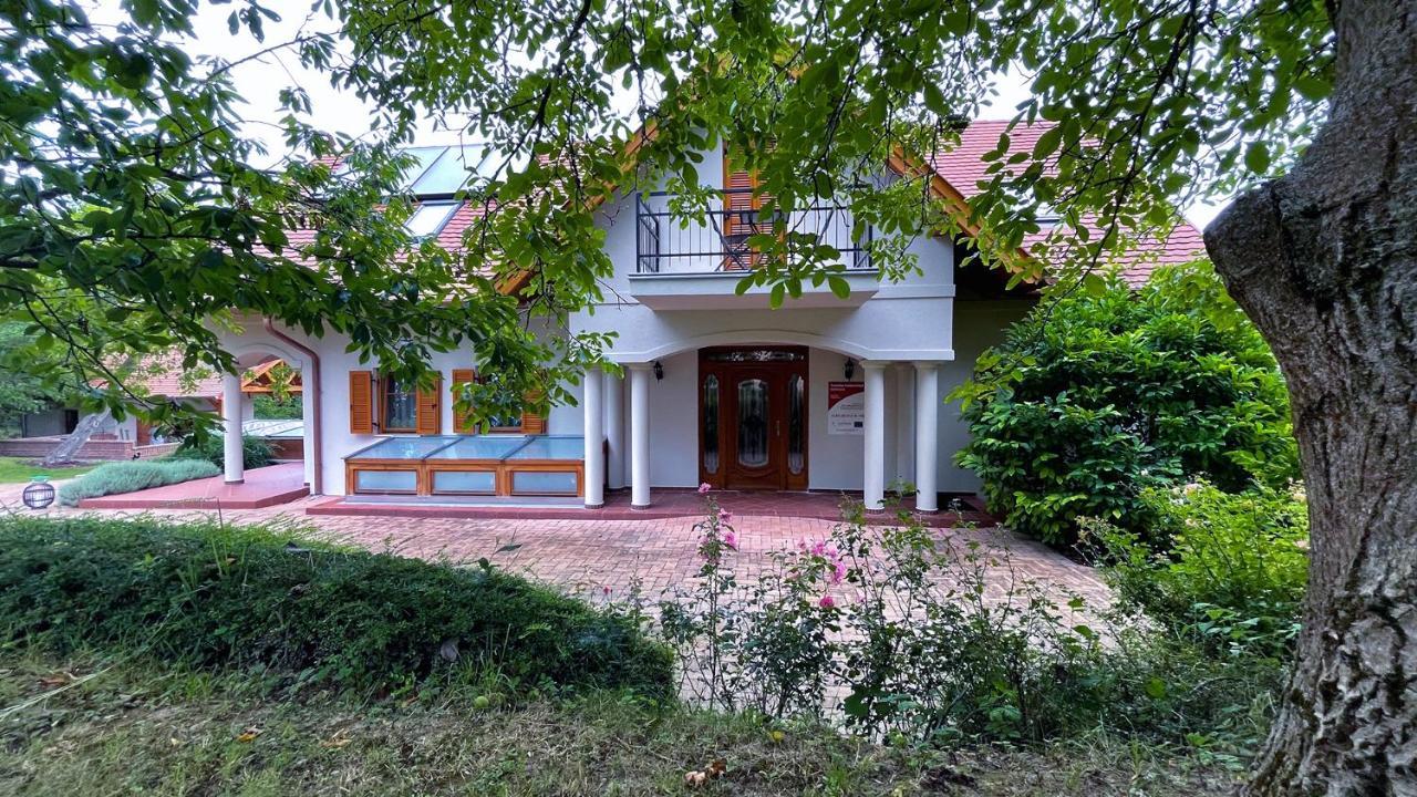 Ozkut Apartmanhaz Olmod Exteriör bild