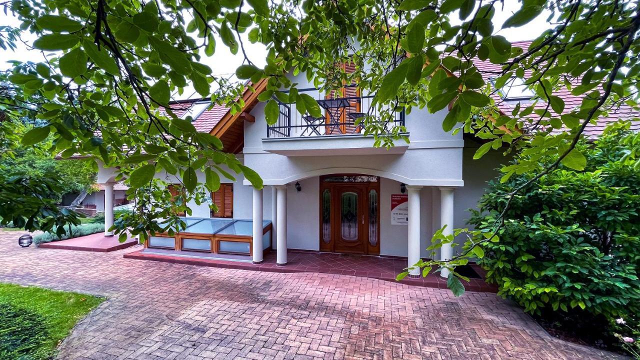 Ozkut Apartmanhaz Olmod Exteriör bild