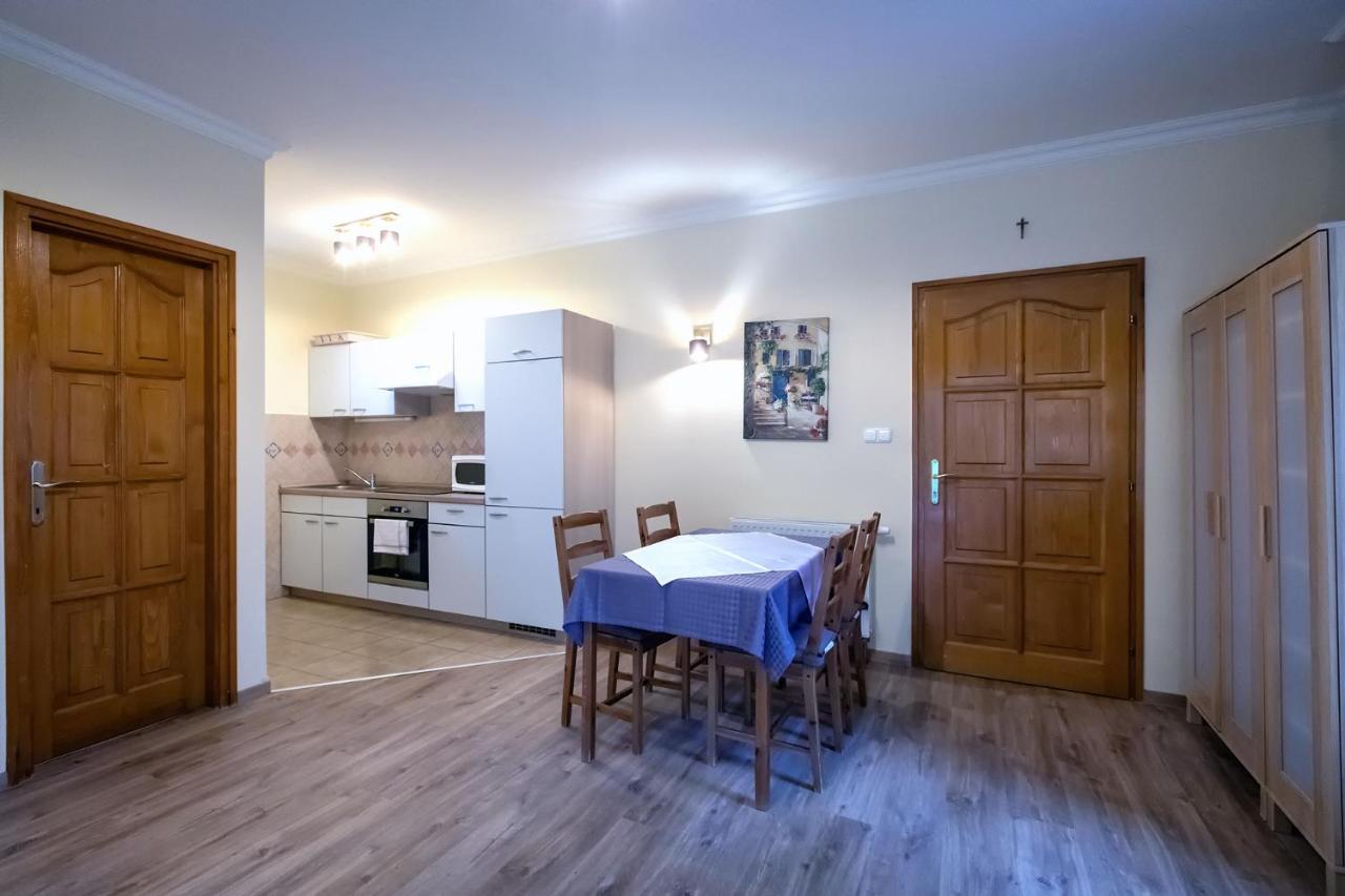 Ozkut Apartmanhaz Olmod Exteriör bild