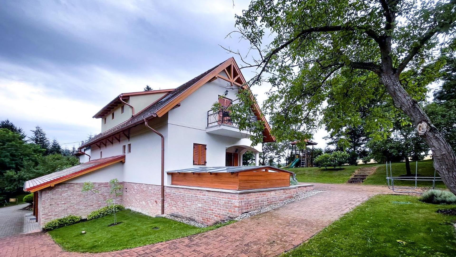 Ozkut Apartmanhaz Olmod Exteriör bild