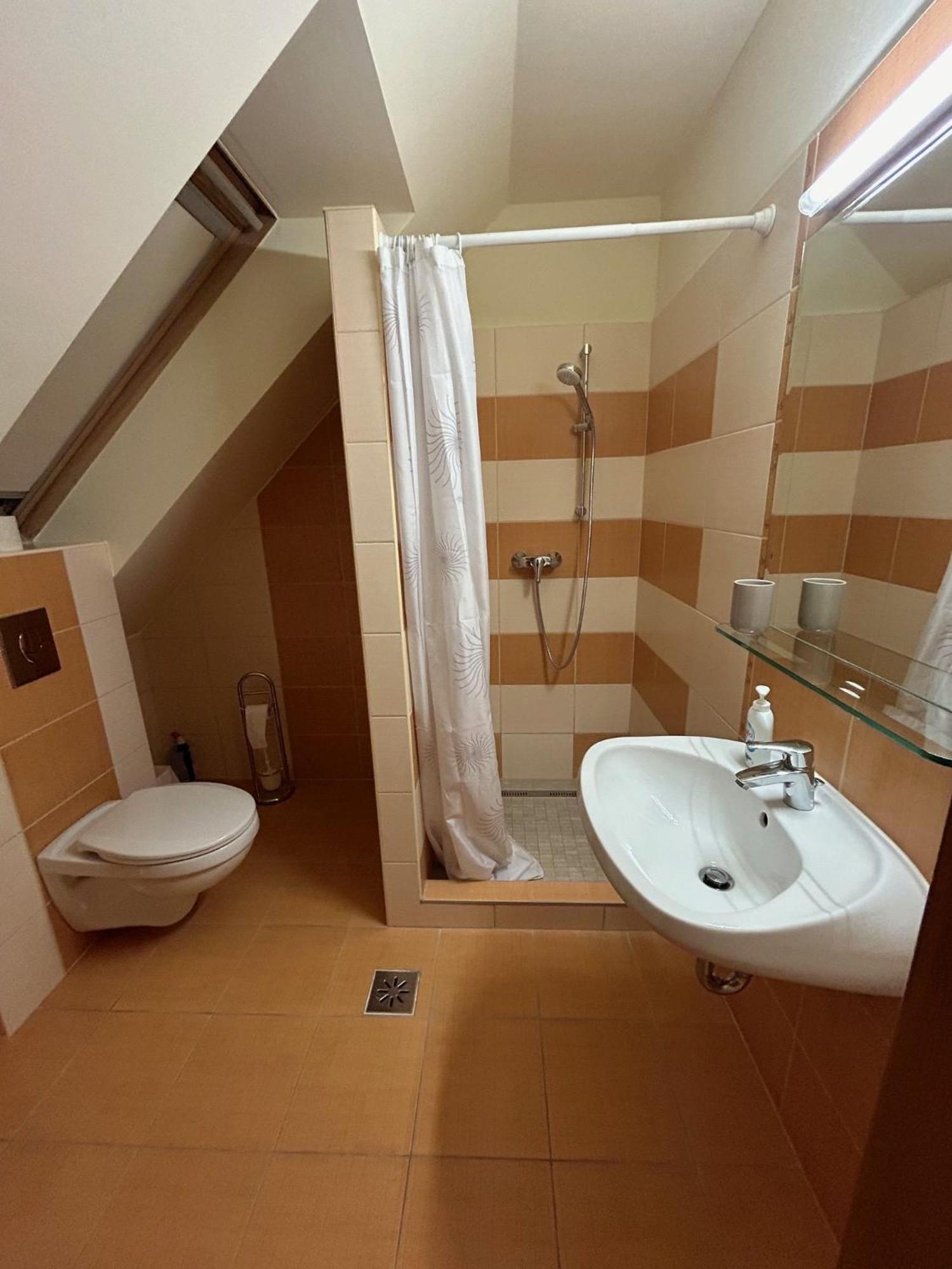 Ozkut Apartmanhaz Olmod Exteriör bild